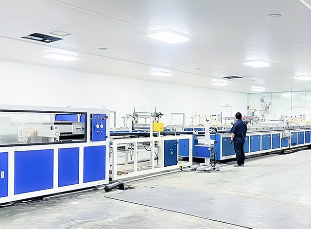 Plastic-Extrusion-Production-Line